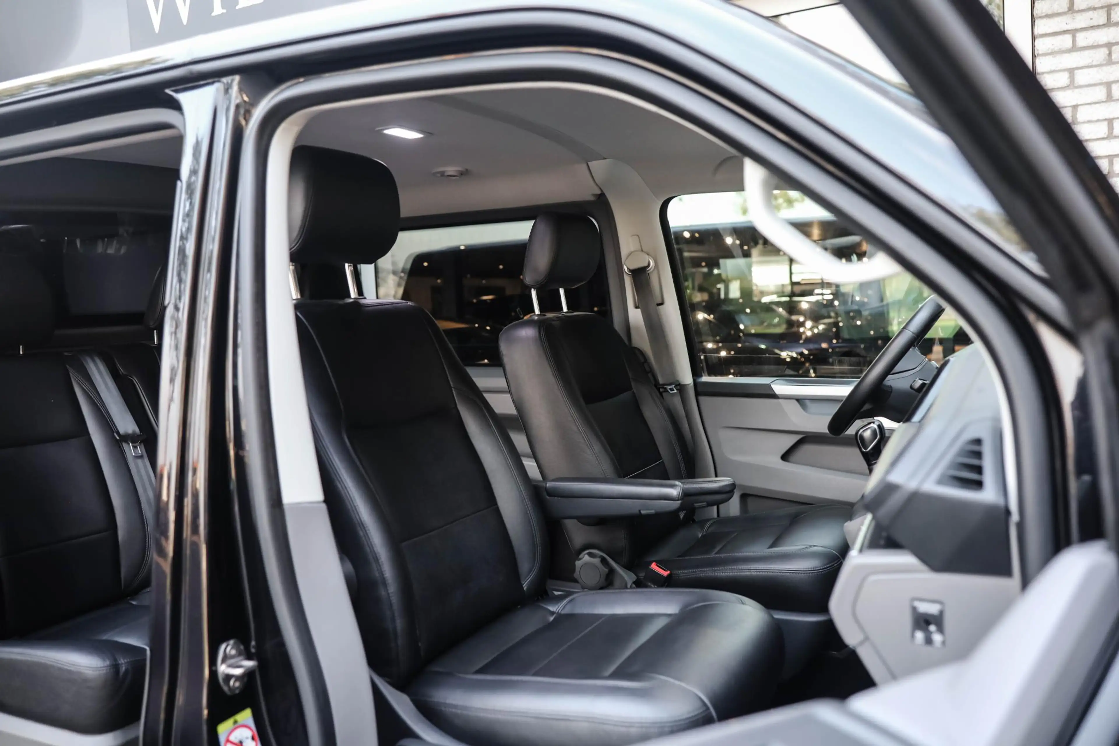 Volkswagen T6.1 Transporter 2.0 TDI L2H1 28 Bulli Automaat Camera Led Apple Ca — photo 40