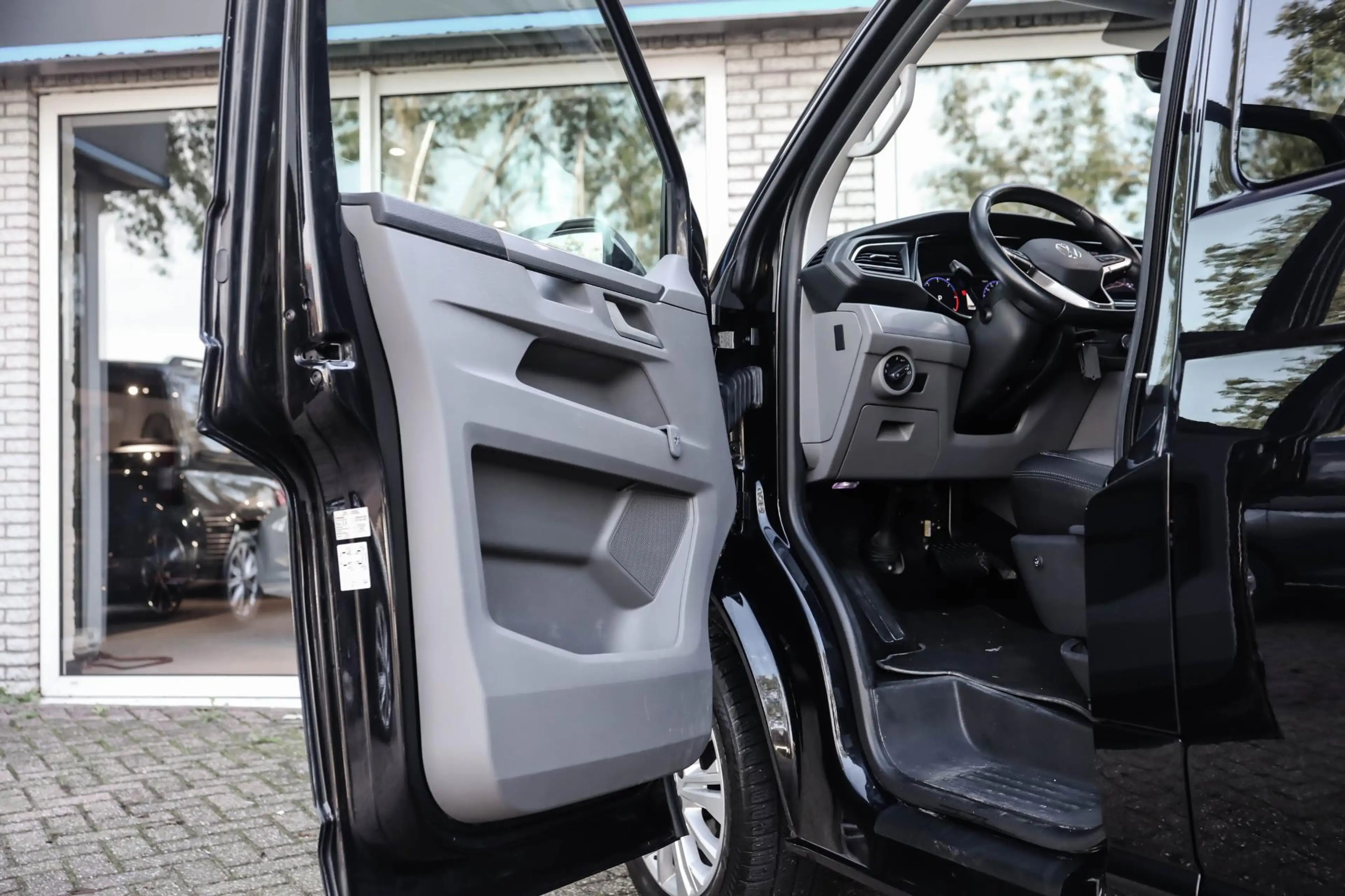 Volkswagen T6.1 Transporter 2.0 TDI L2H1 28 Bulli Automaat Camera Led Apple Ca — photo 19