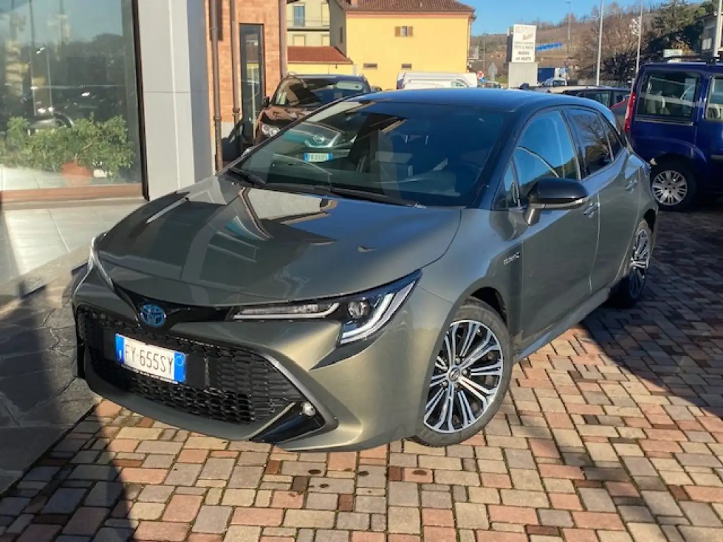 Toyota Corolla 2.0 Hybrid Style Grau - 1