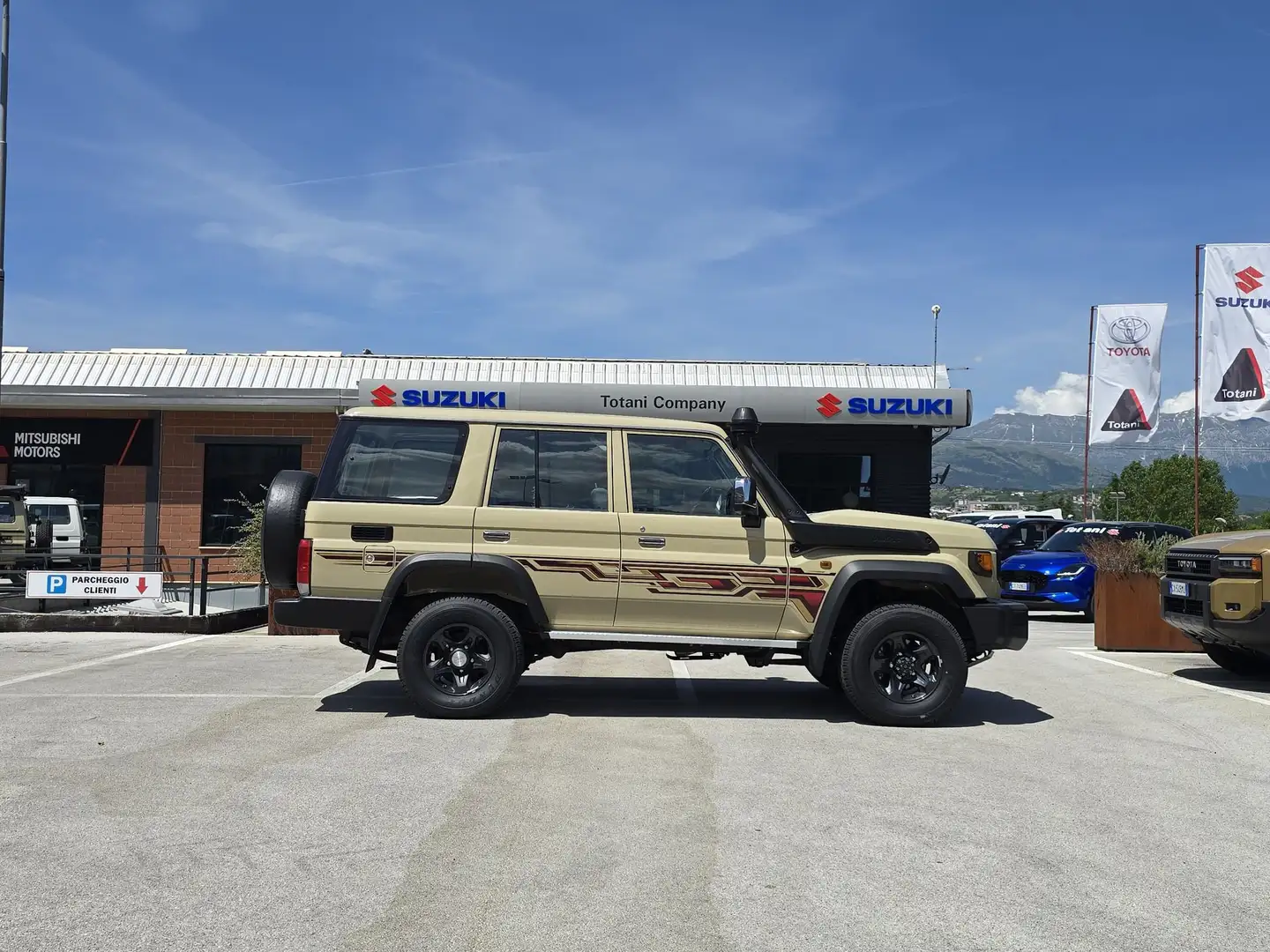 Toyota Land Cruiser GRJ 76 VX 4.0B 271CV 5 PORTE Weiß - 2