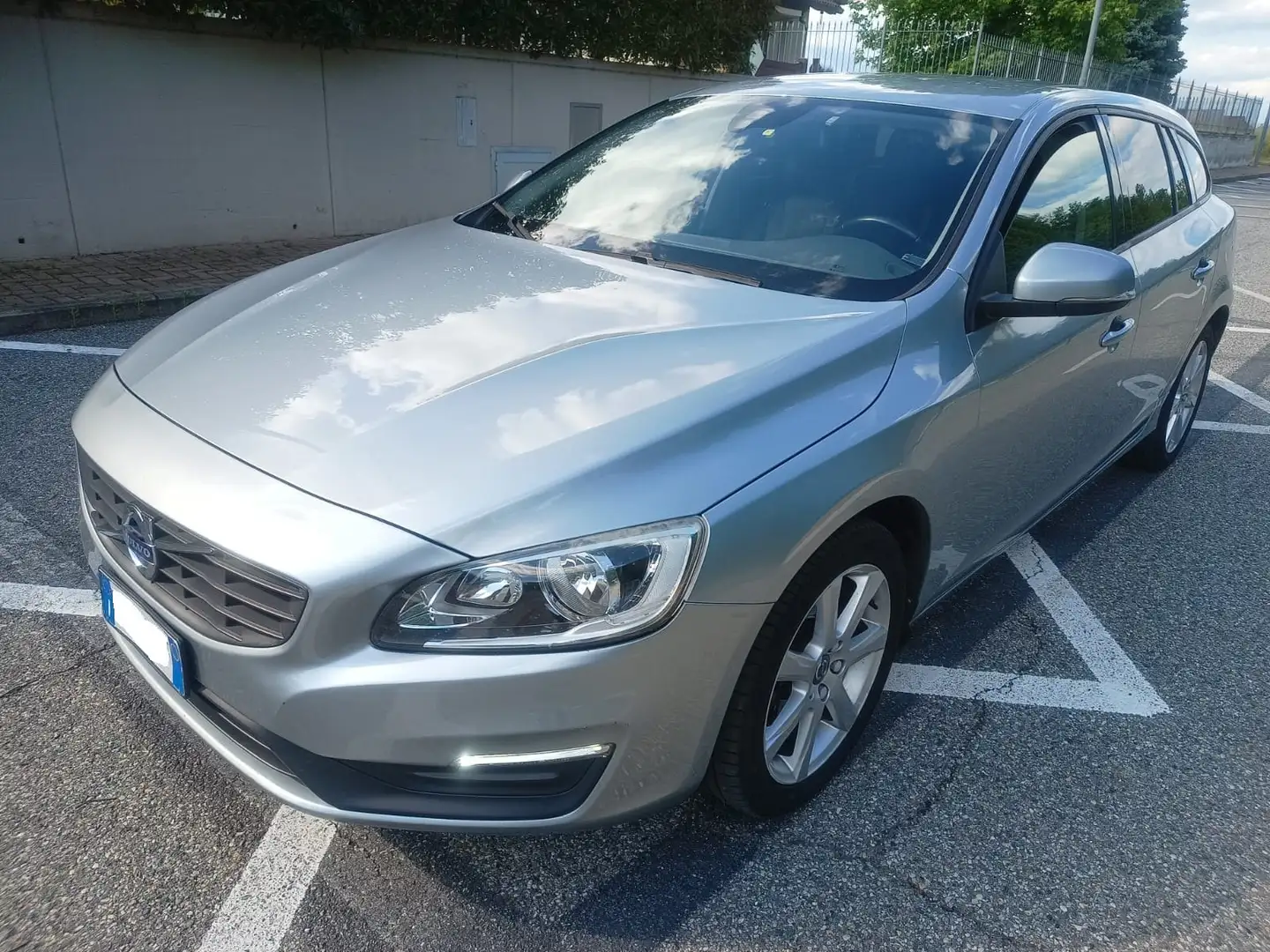 Volvo V60 Business 2.0 D3 150cv  Geartronic IVA Compresa Argento - 1