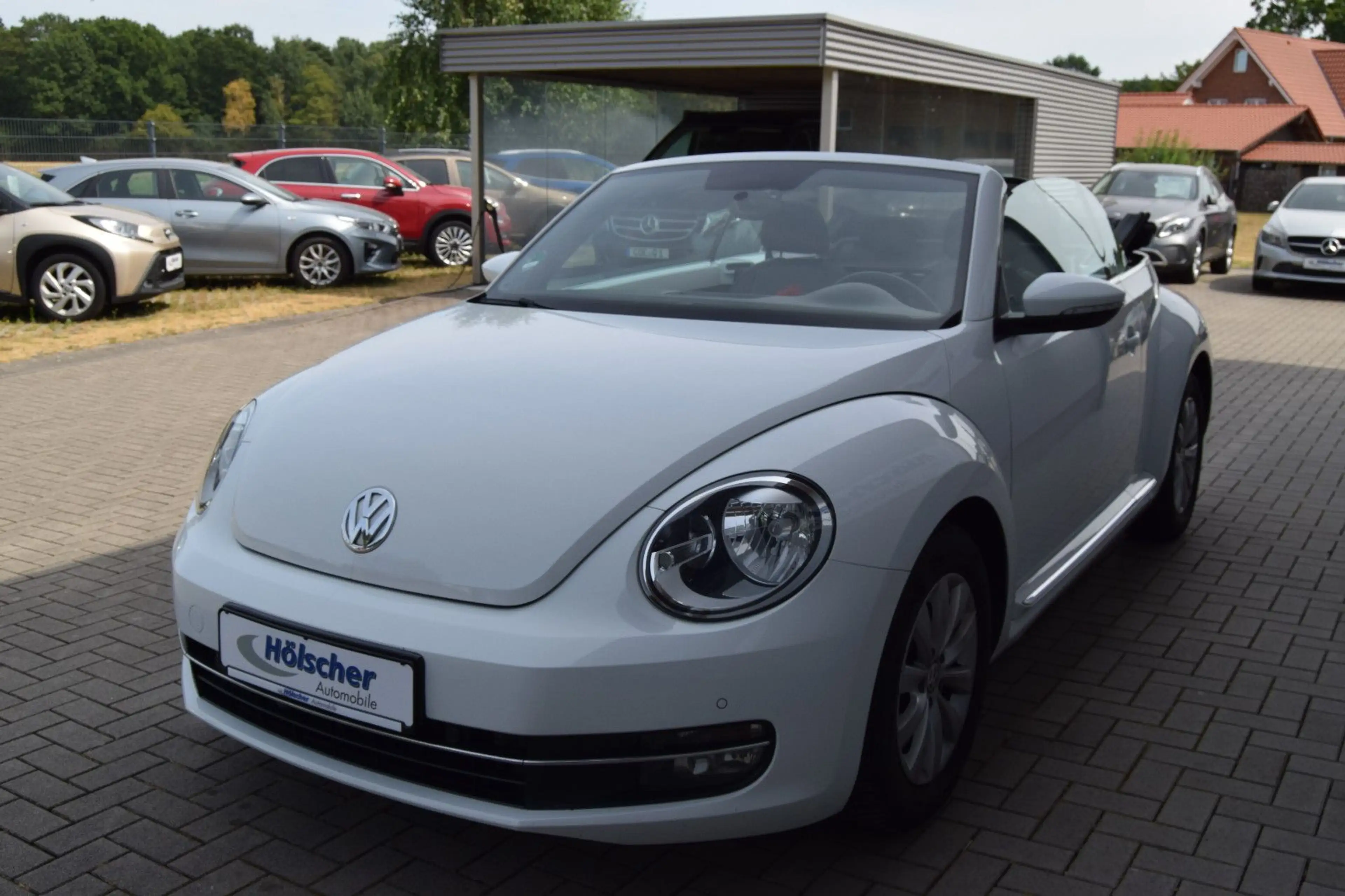 Volkswagen Beetle Design Cabriolet — photo 3