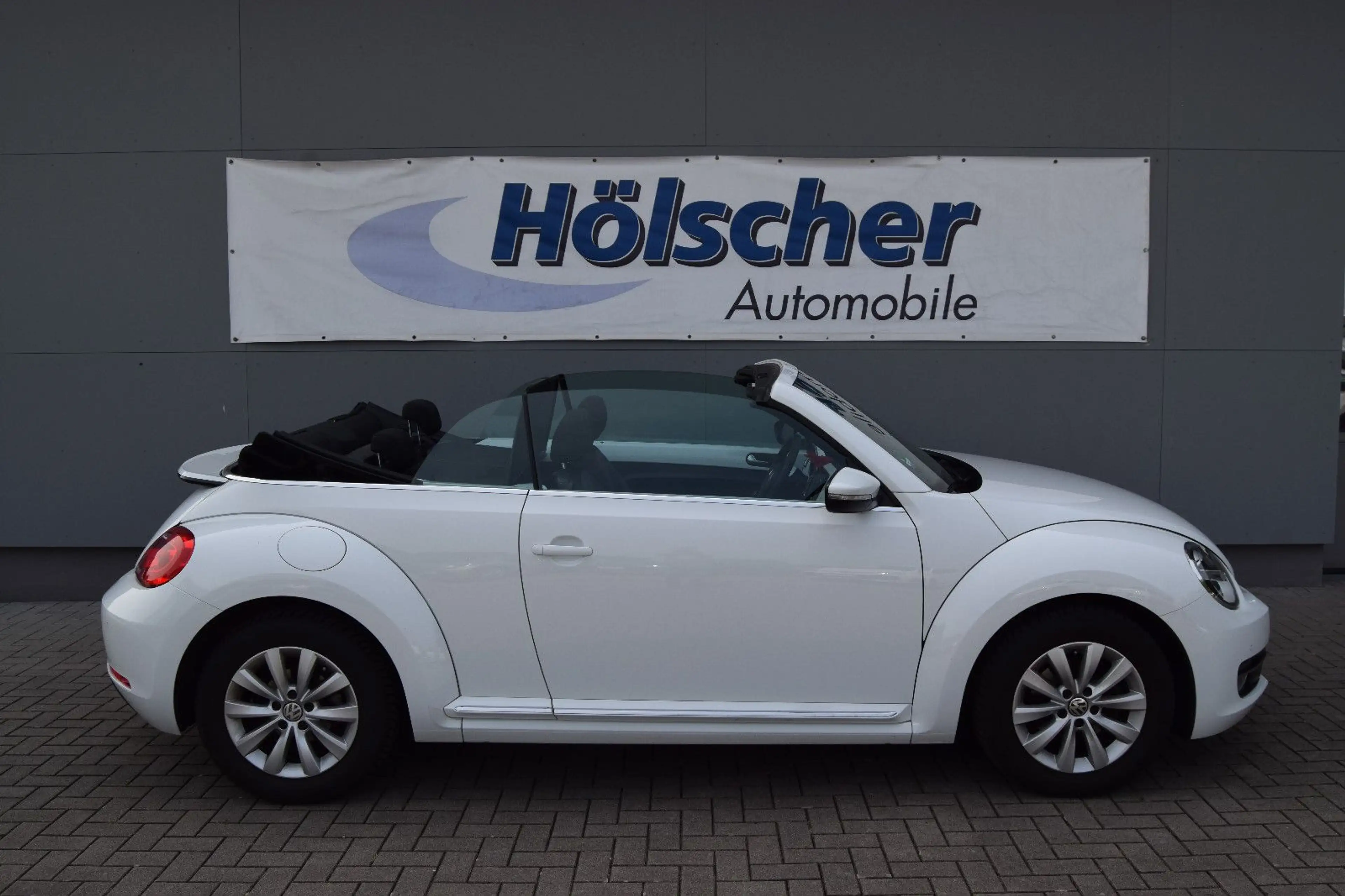 Volkswagen Beetle Design Cabriolet — photo 5