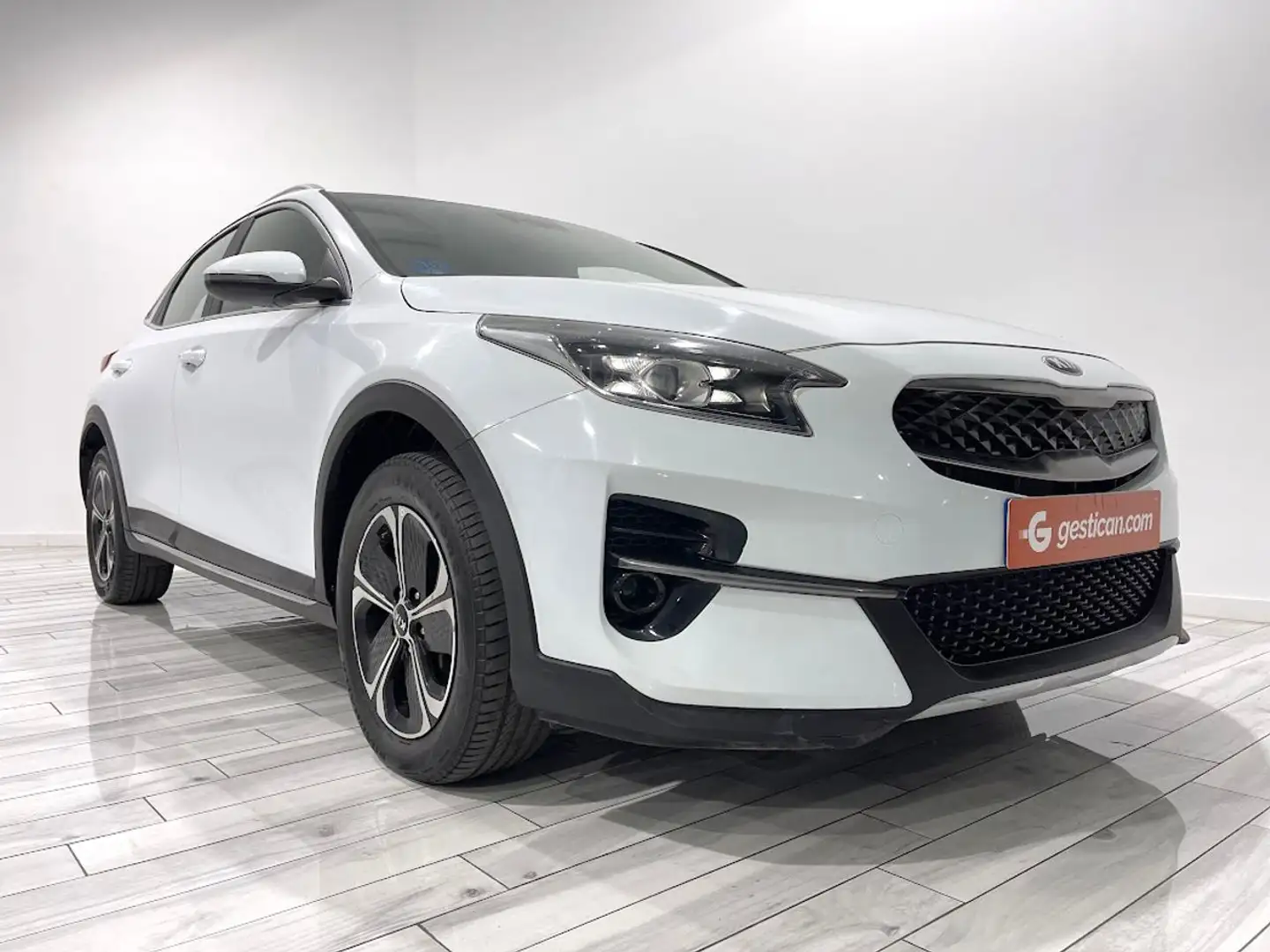 Kia XCeed 1.6 GDi PHEV 104kW (141CV) eDrive Blanco - 2