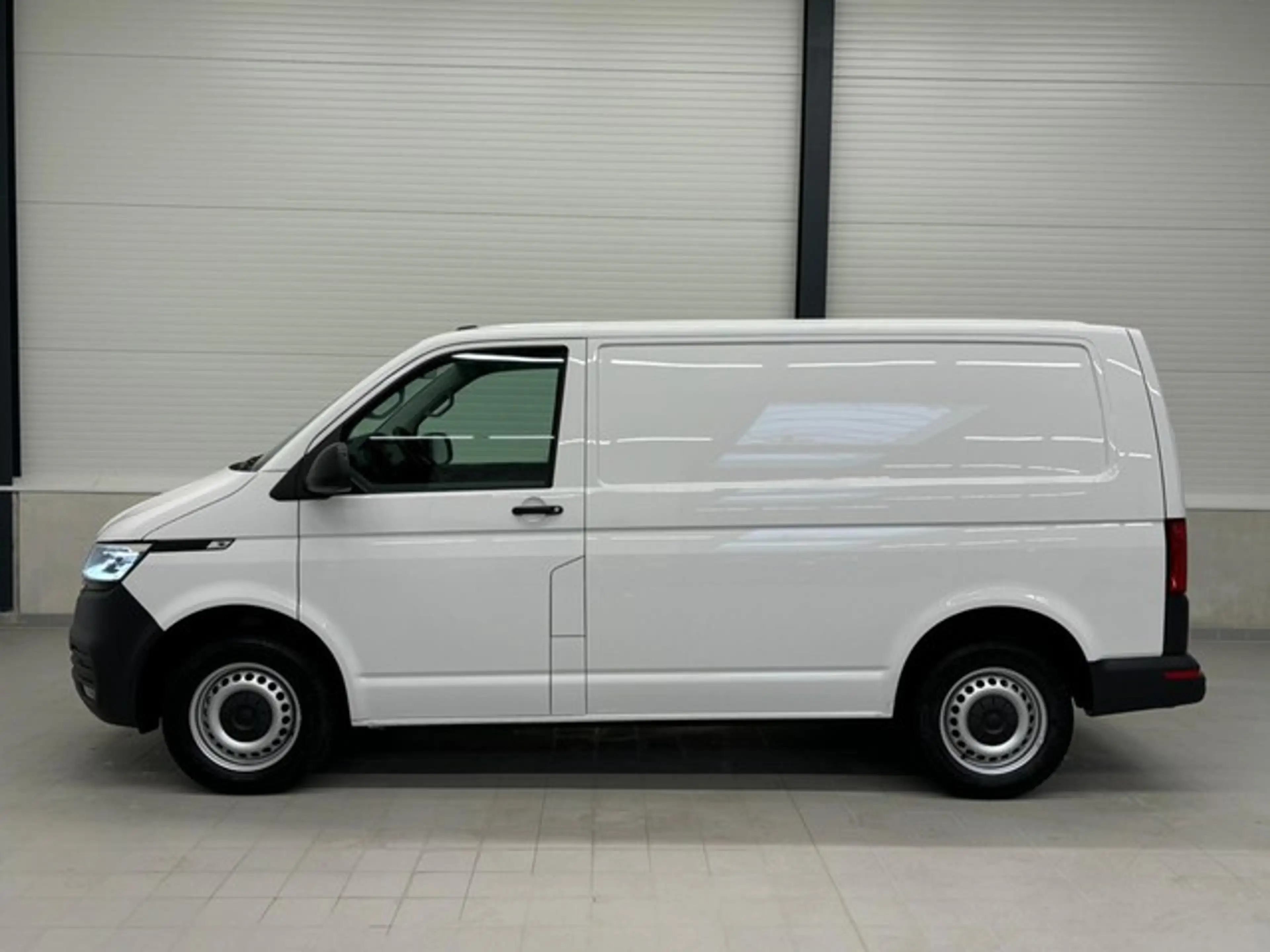 Volkswagen T6.1 Transporter 2.0 TDI Kasten KAMERA+ NAVI+AHK — photo 4