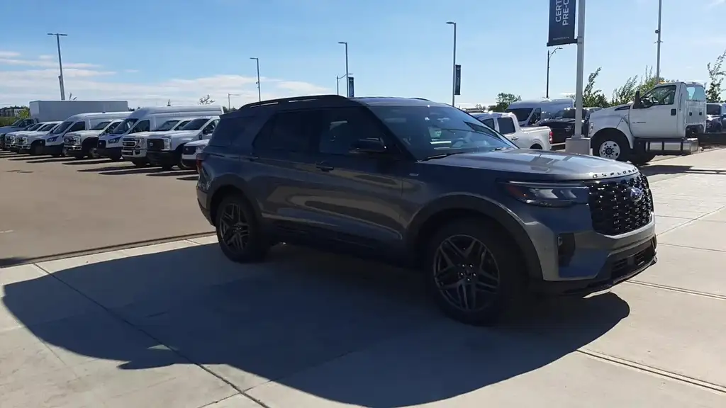 Ford Explorer 2026 photo 2