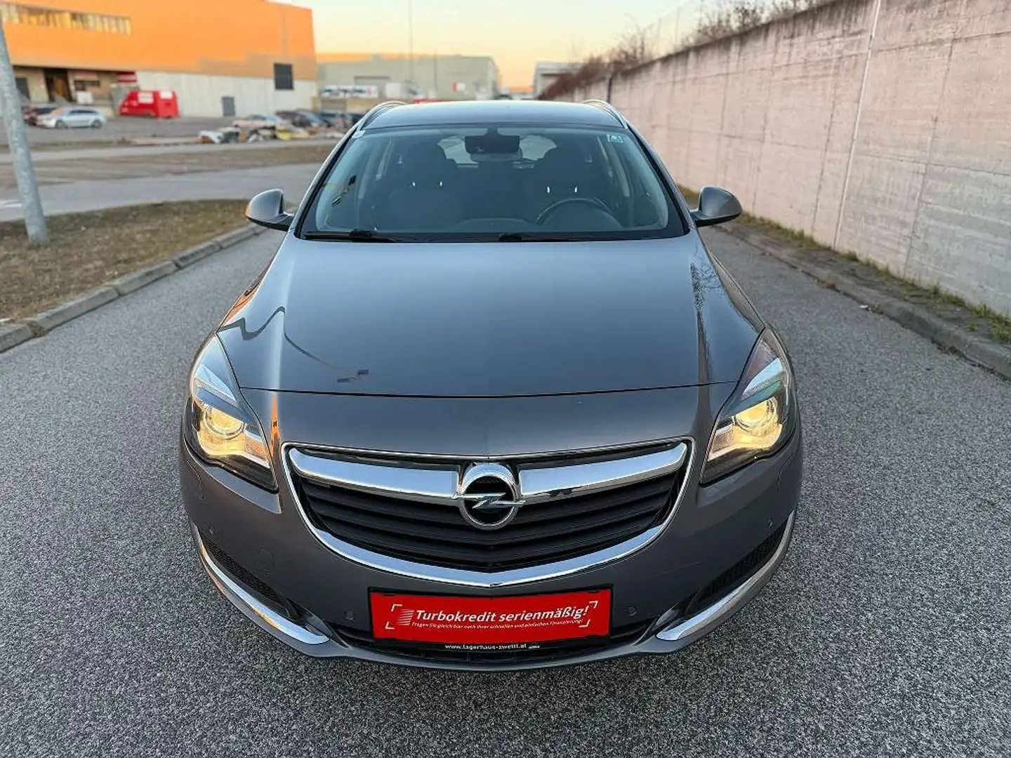 Opel Insignia ST 1,6 CDTI Ecotec Edition Aut. Grau - 2