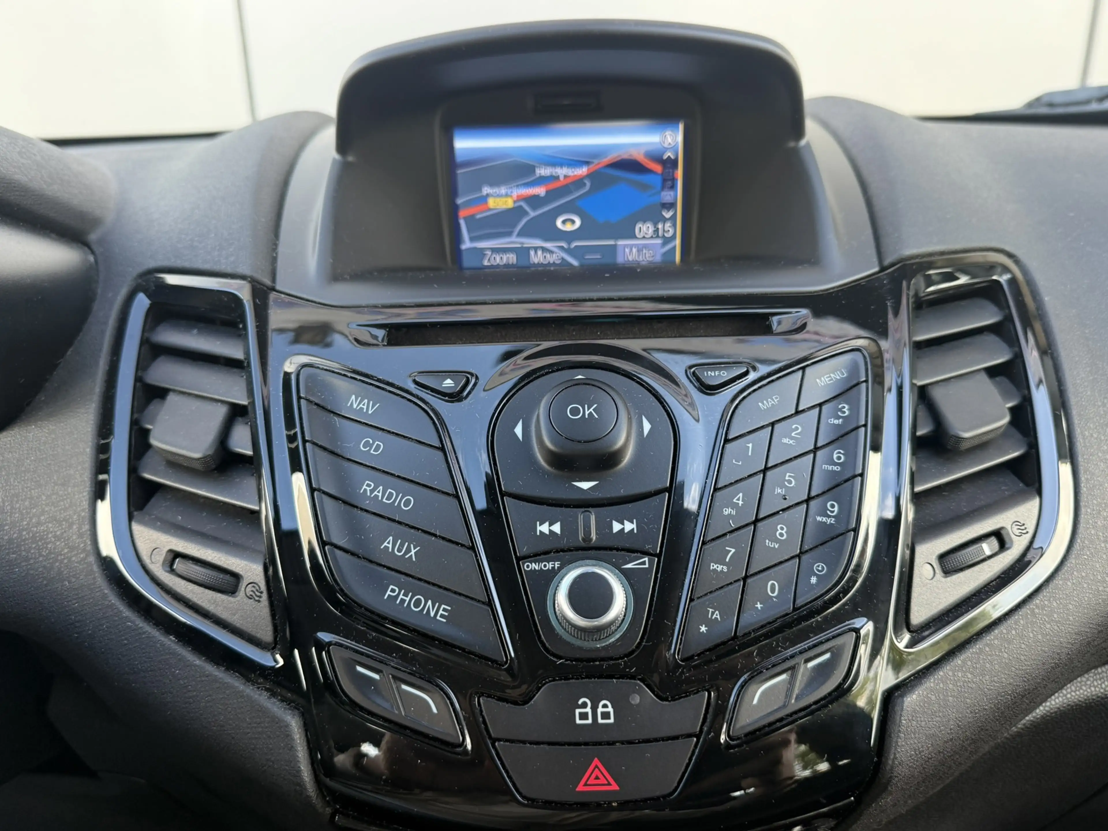 Ford Fiesta 1.0 Titanium — photo 19