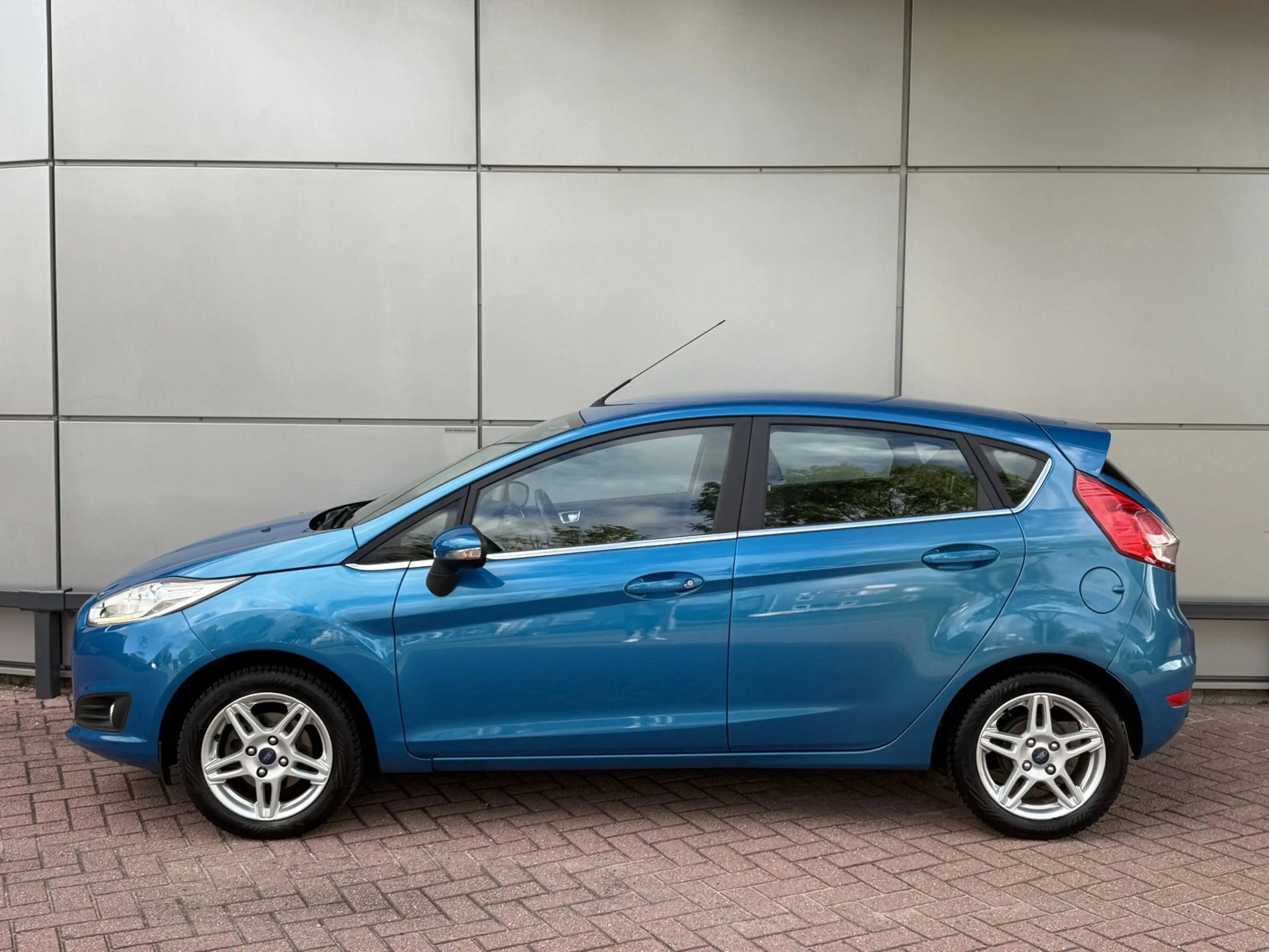 Ford Fiesta 1.0 Titanium — photo 2