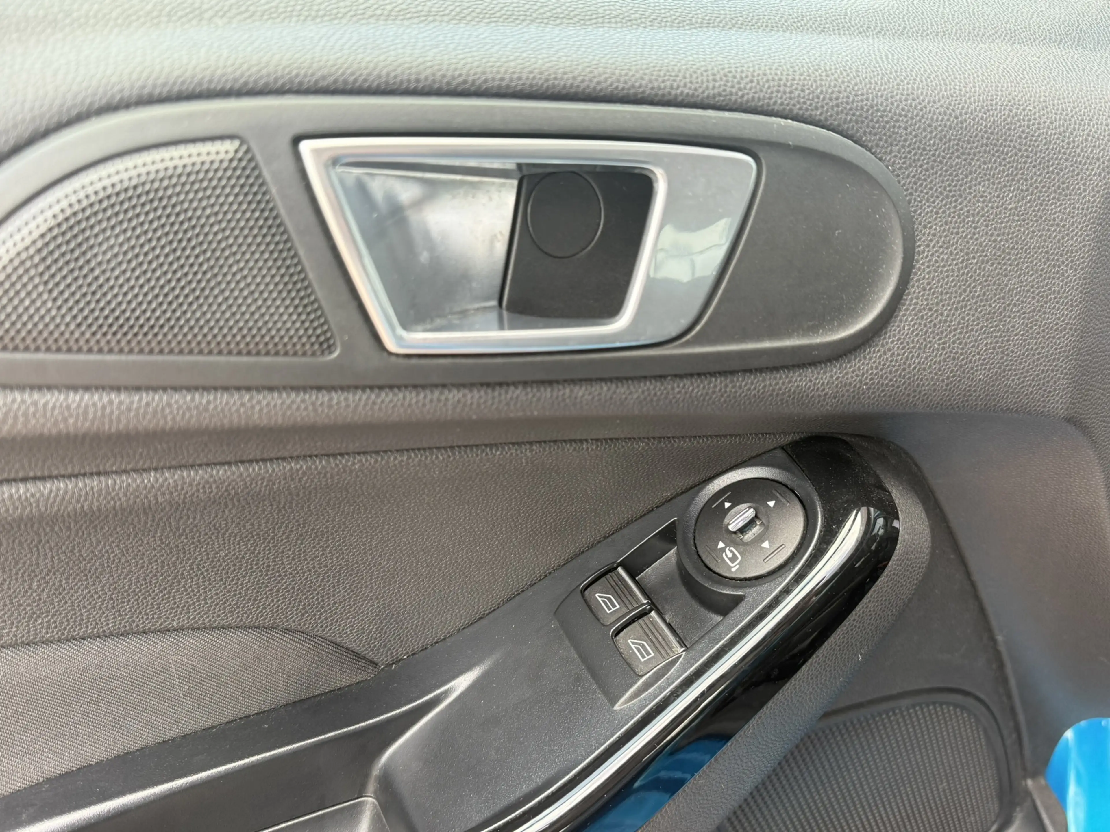 Ford Fiesta 1.0 Titanium — photo 22