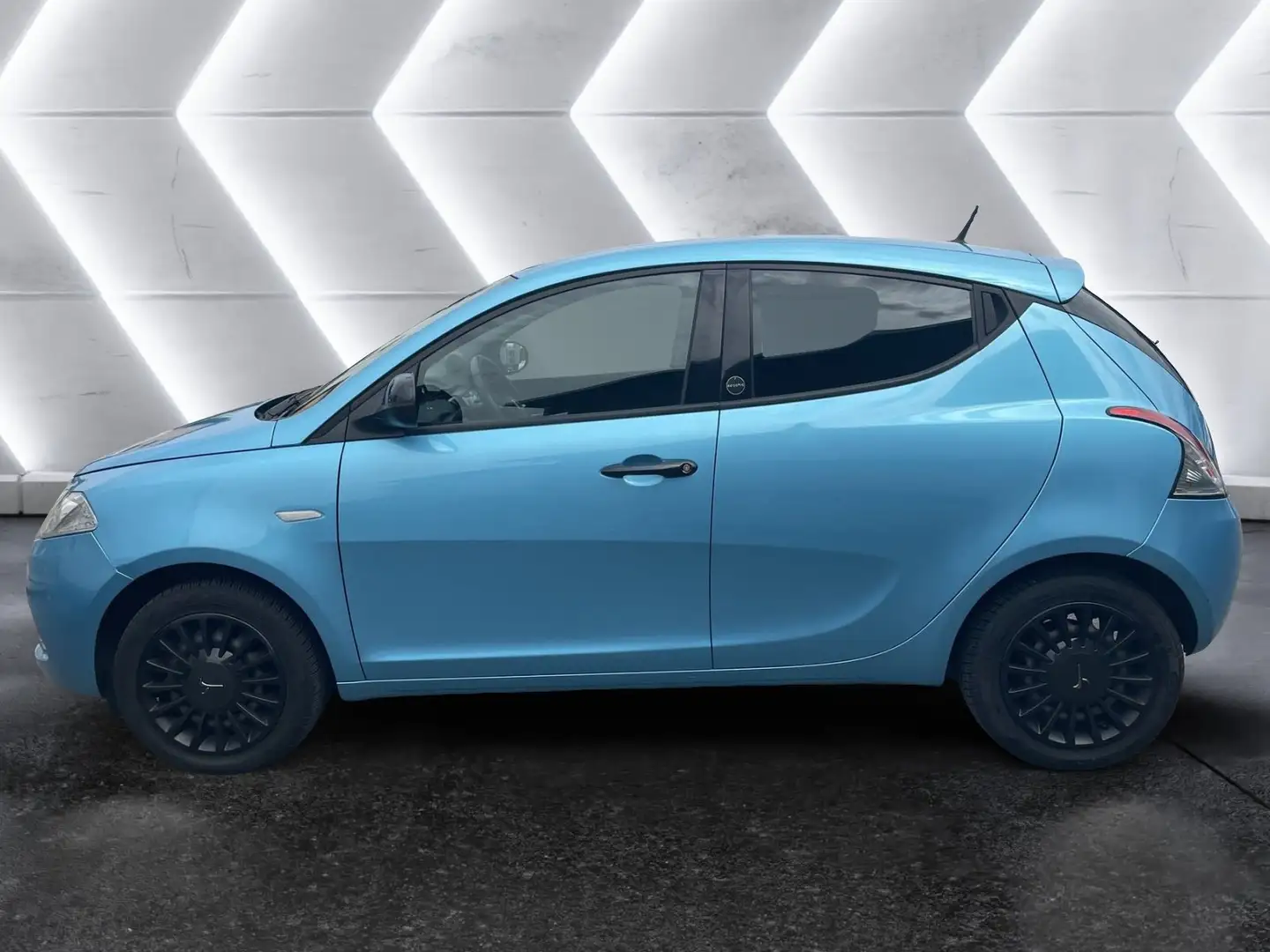 Lancia Ypsilon 1.0 FireFly 5 porte S&S Hybrid Meryne Blauw - 2