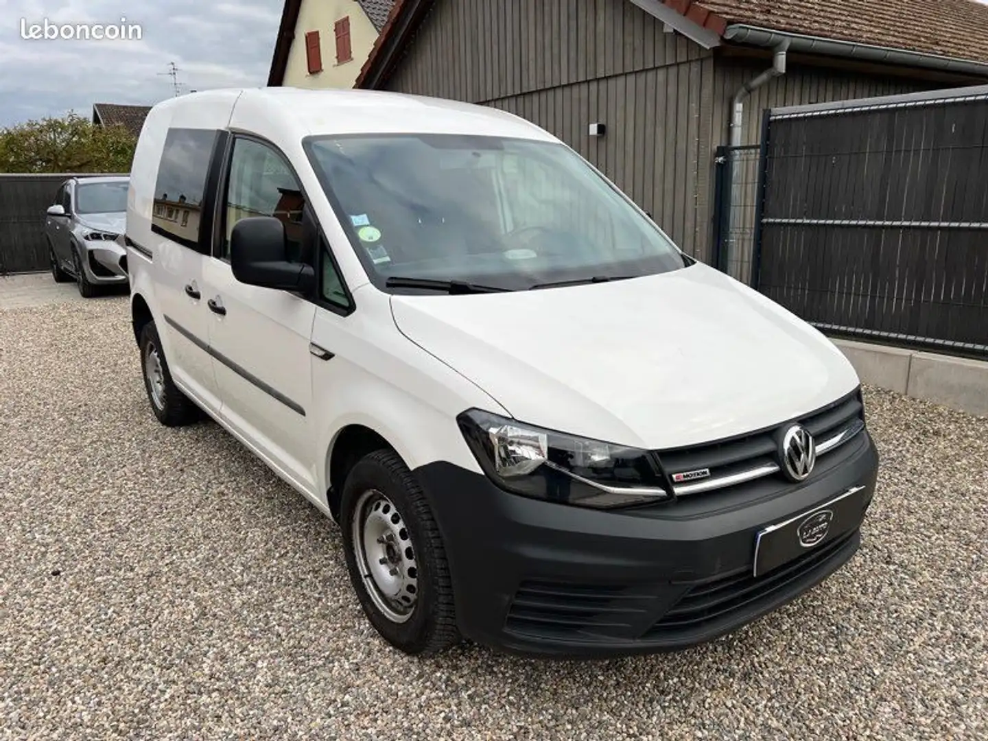 Volkswagen Caddy 9 991 HT 4 Motion 2L 122ch Blanc - 1