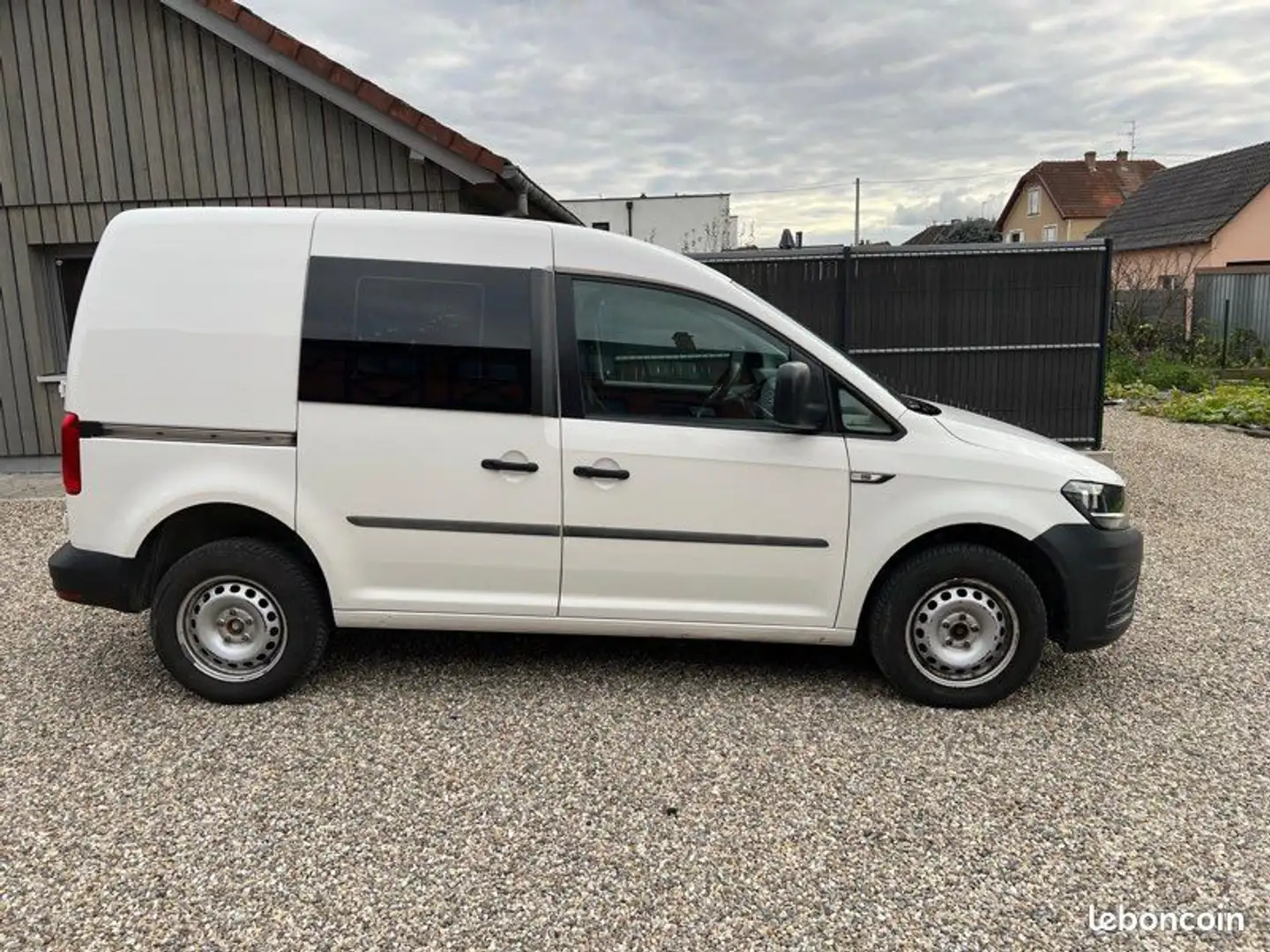 Volkswagen Caddy 9 991 HT 4 Motion 2L 122ch Blanc - 2