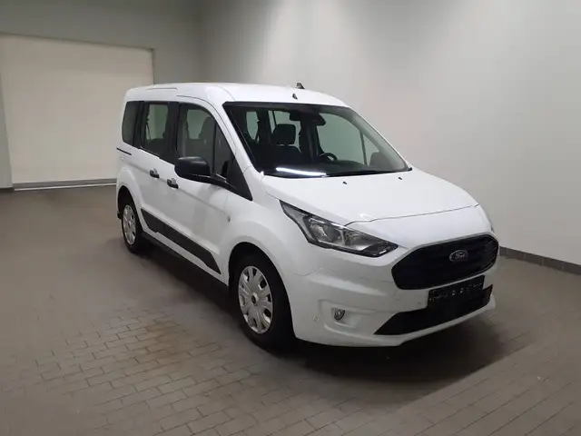 Ford Transit Connect view 3