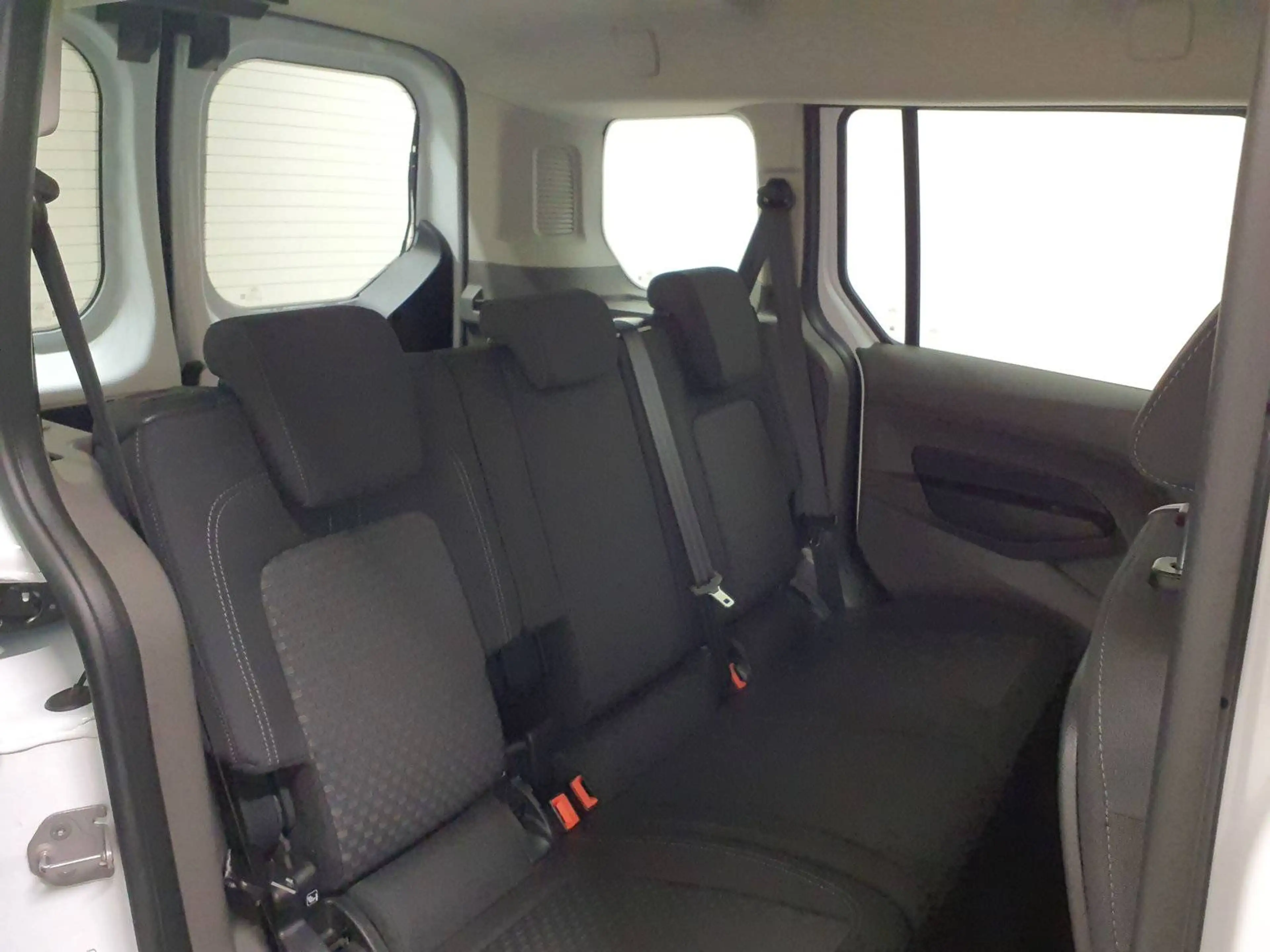 Ford Transit Connect Kombi Trend SPHA Klimaanlage Totwinkel Asist VKZE — photo 10