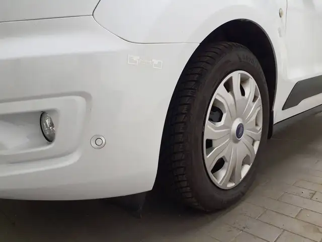Ford Transit Connect view 14