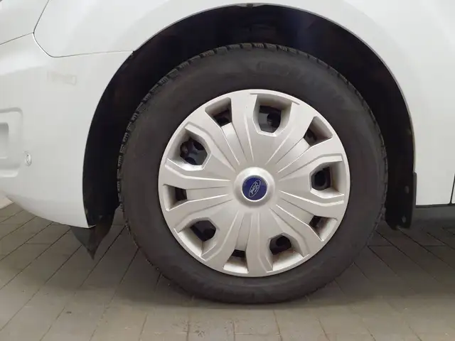 Ford Transit Connect view 15