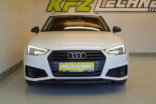Audi A4 view 9