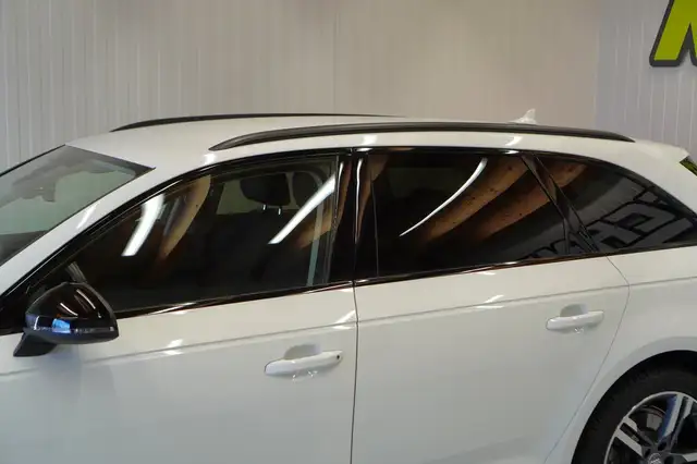 Audi A4 view 12