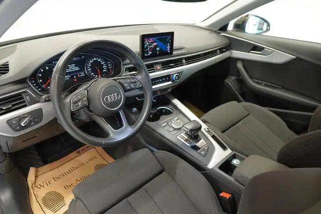 Audi A4 view 13