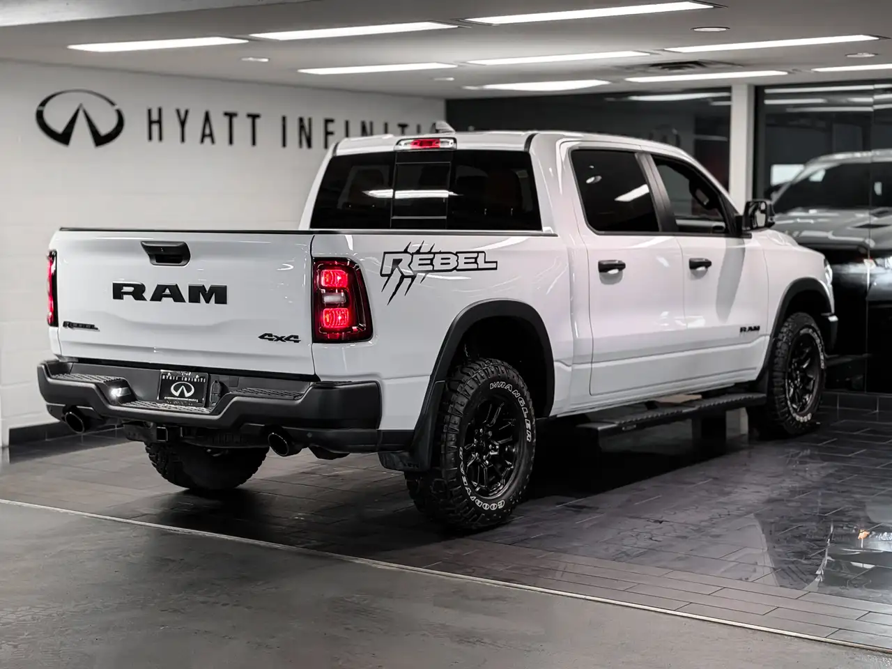 RAM 1500 снимка RAM 1500