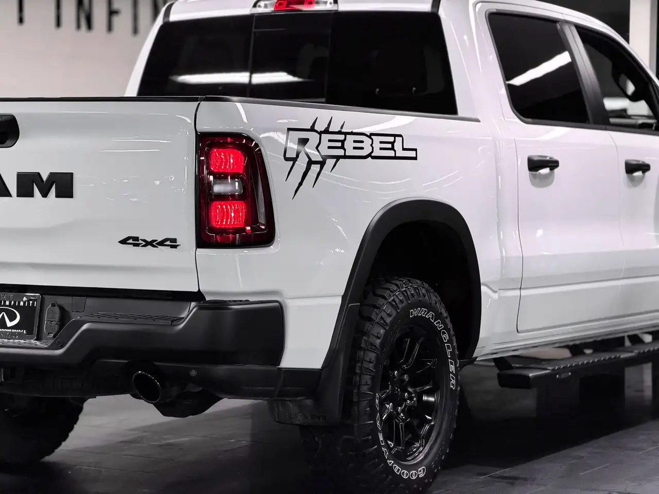 RAM 1500 снимка RAM 1500