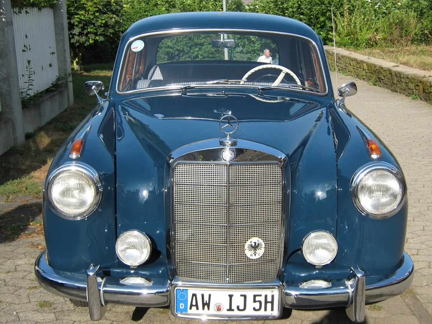 Mercedes-Benz 220 Ponton Azul - 1