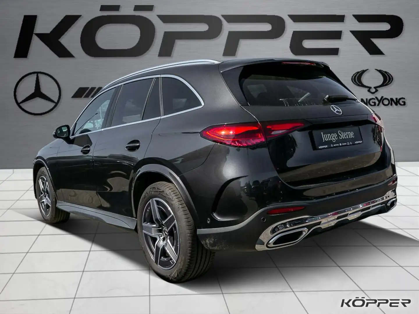Mercedes-Benz GLC 200 4M AMG Advanced Plus Pano Standhzg. LED Šedá - 2