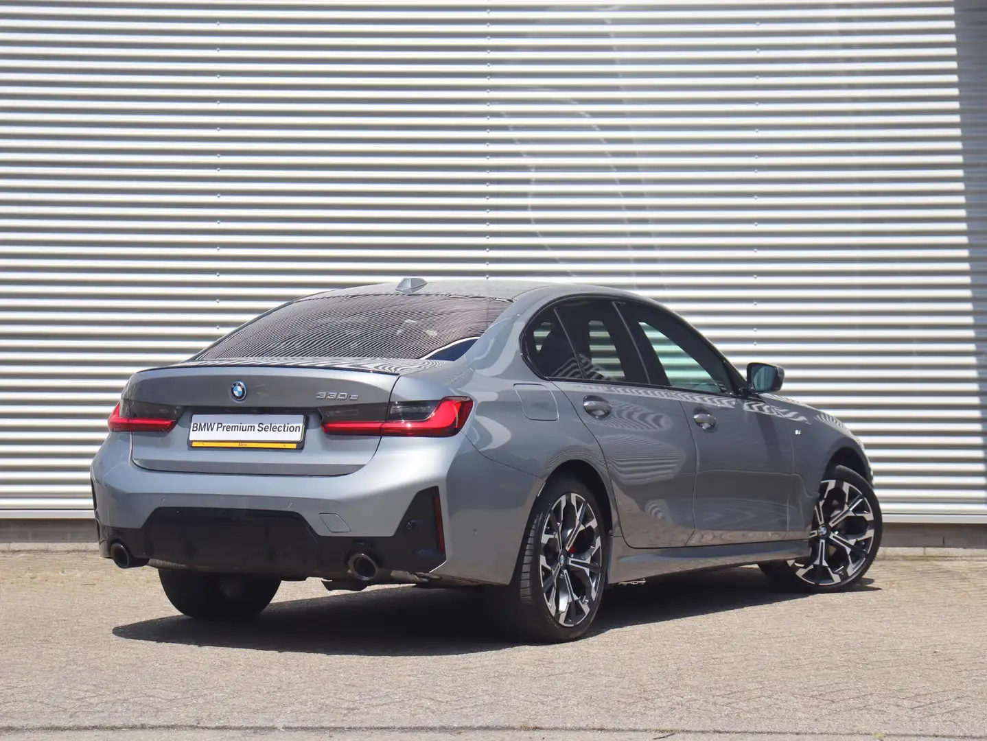 BMW 330 3 Serie Sedan 330e | M Sportpakket Pro | Driving A Gris - 2