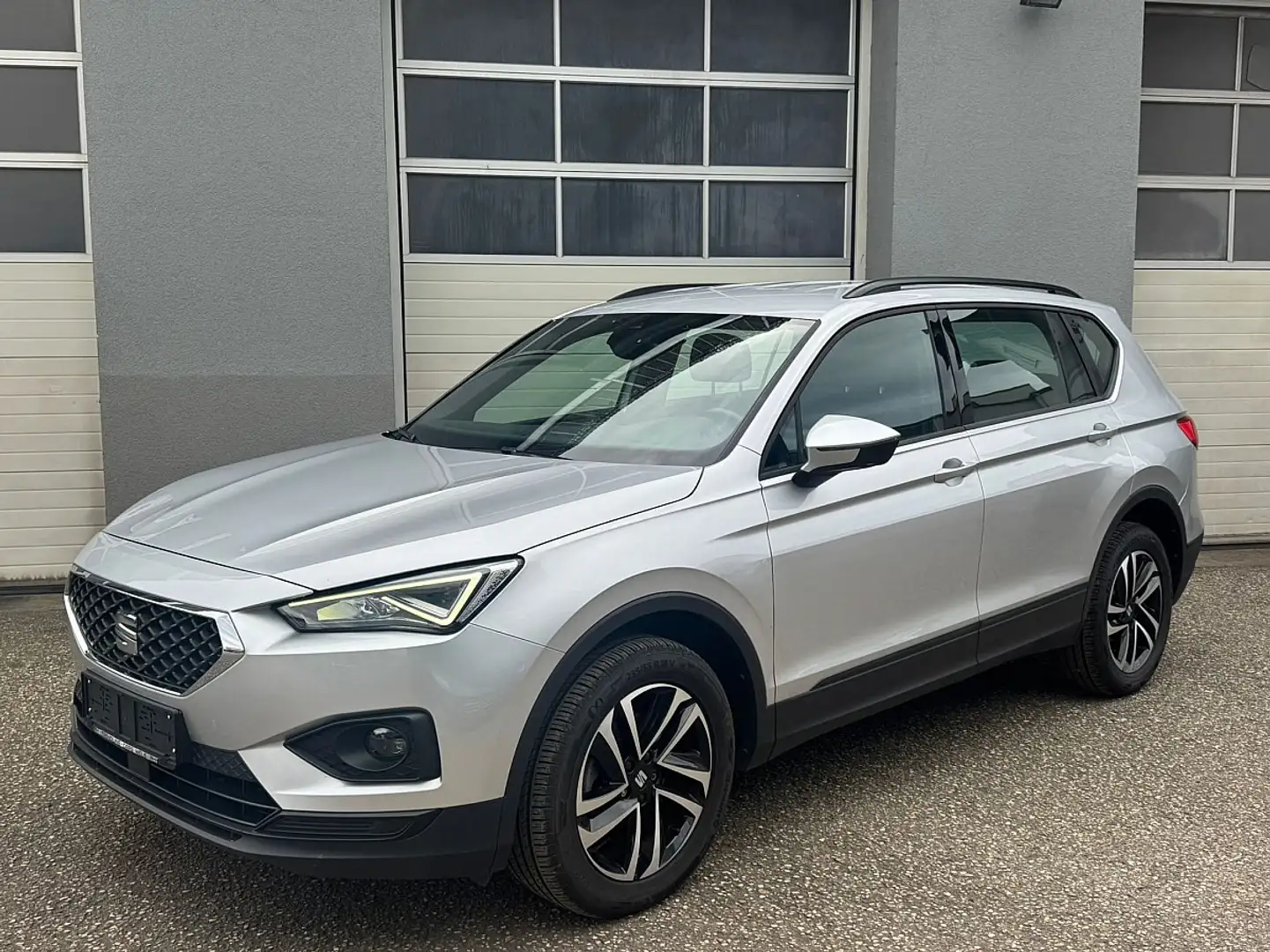 SEAT Tarraco 2,0 TDI Style DSG *7-SITZER* Argintiu - 1