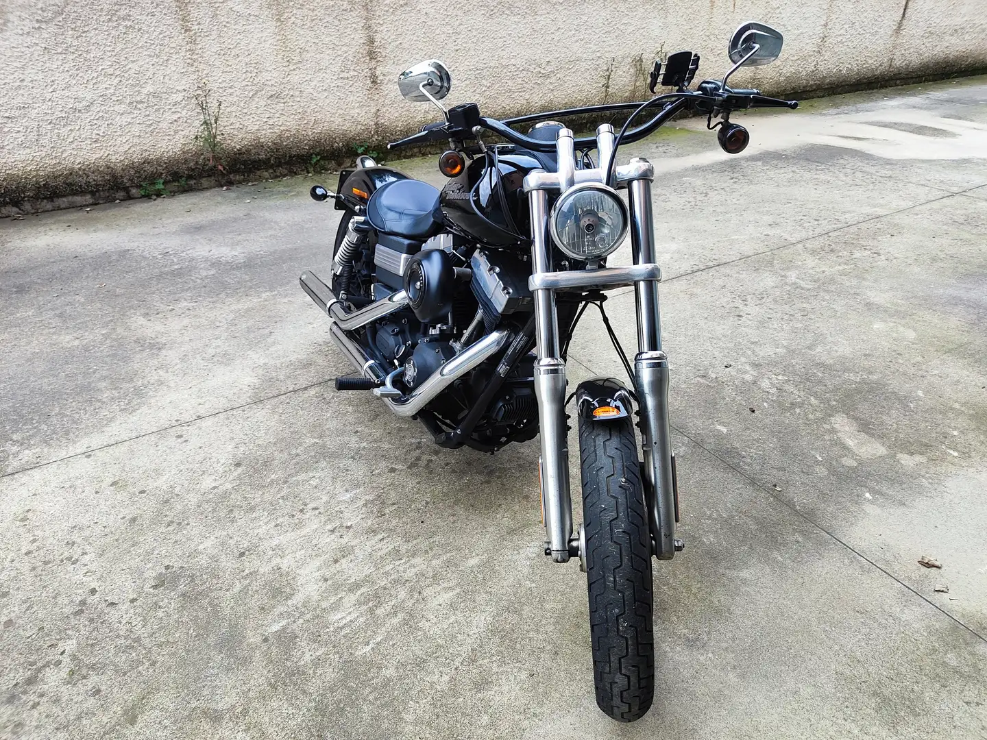 Harley-Davidson Dyna Street Bob Negru - 1