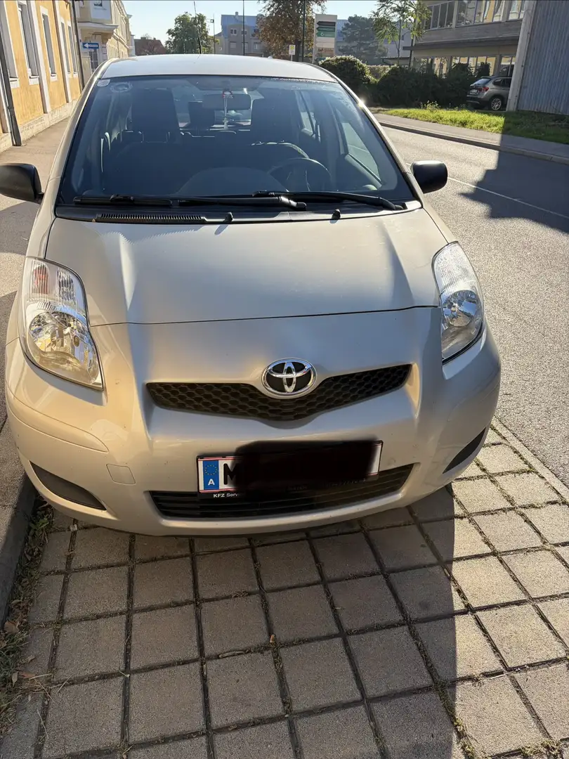 Toyota Yaris Basis Beige - 1