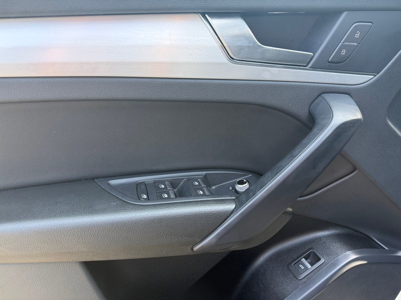 Audi Q5 2.0 TDI quattro S-tronic AHK RFK Navi LED — photo 18