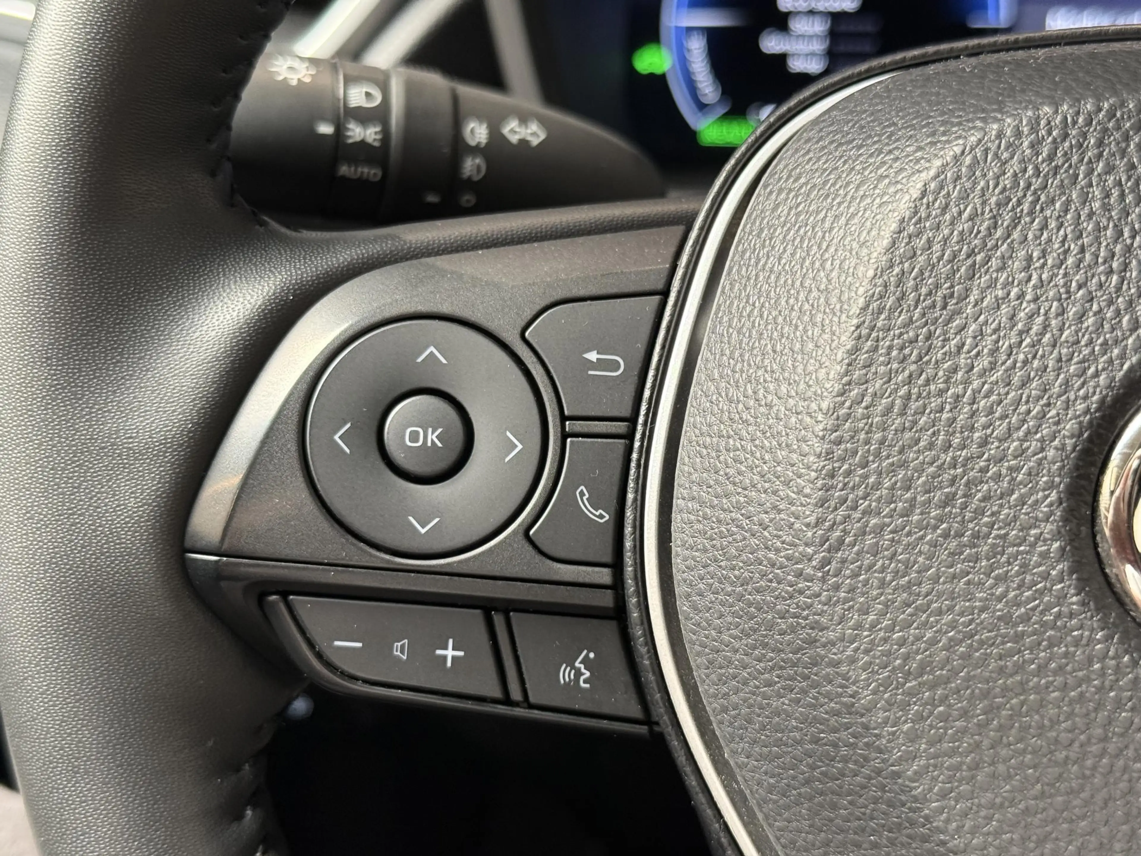 Toyota Corolla Cross 2.0 High Power Hybrid Launch Edition — photo 17