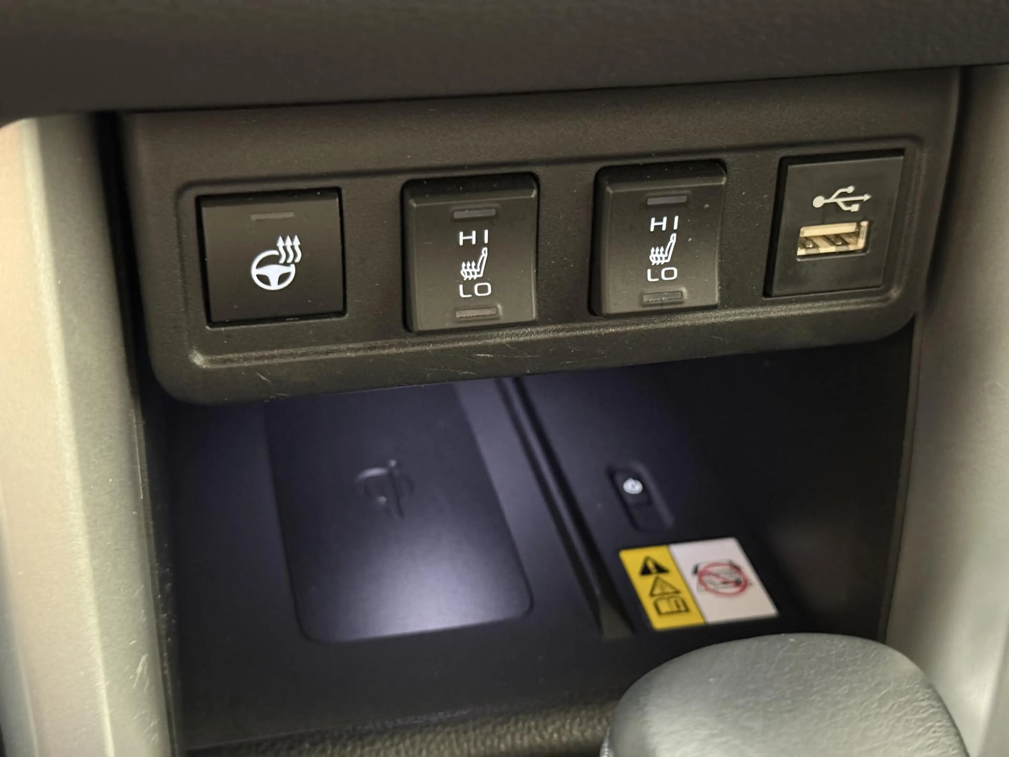 Toyota Corolla Cross 2.0 High Power Hybrid Launch Edition — photo 15