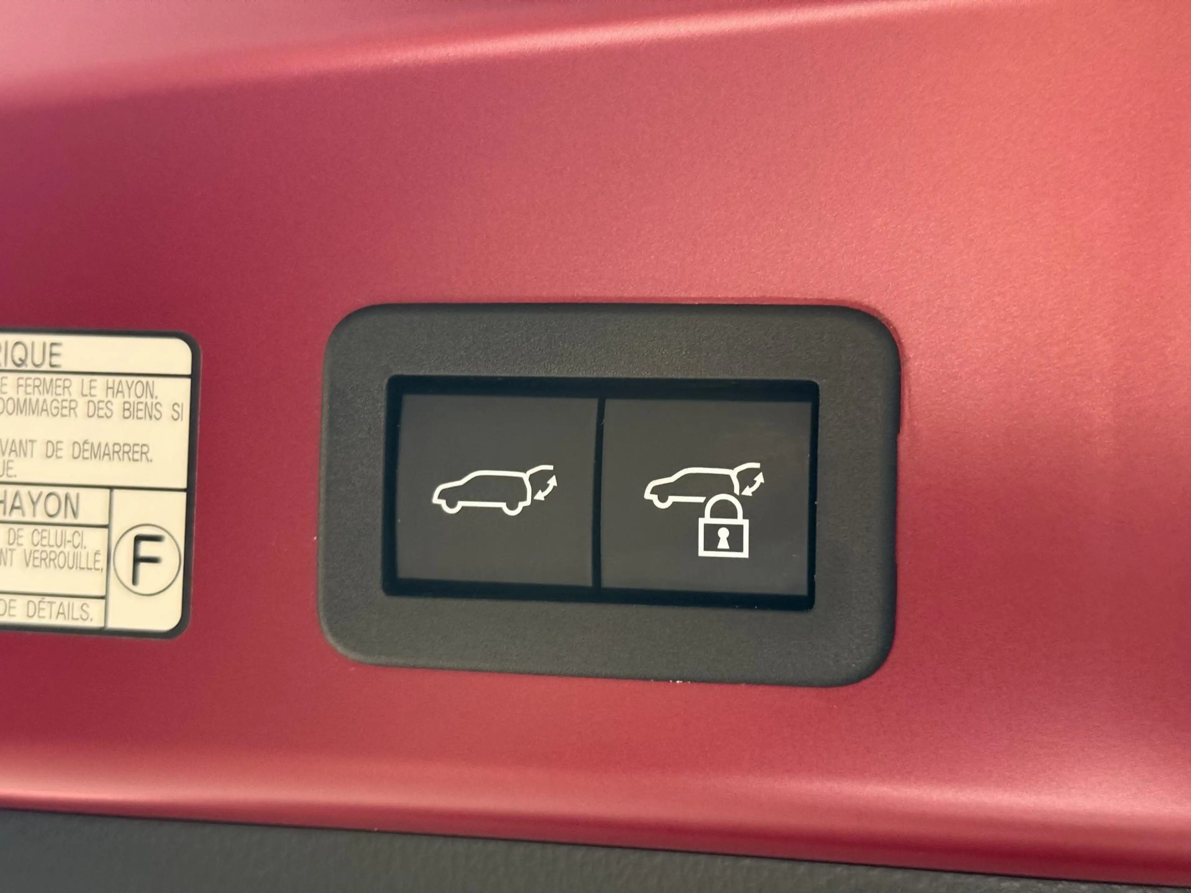 Toyota Corolla Cross 2.0 High Power Hybrid Launch Edition — photo 23