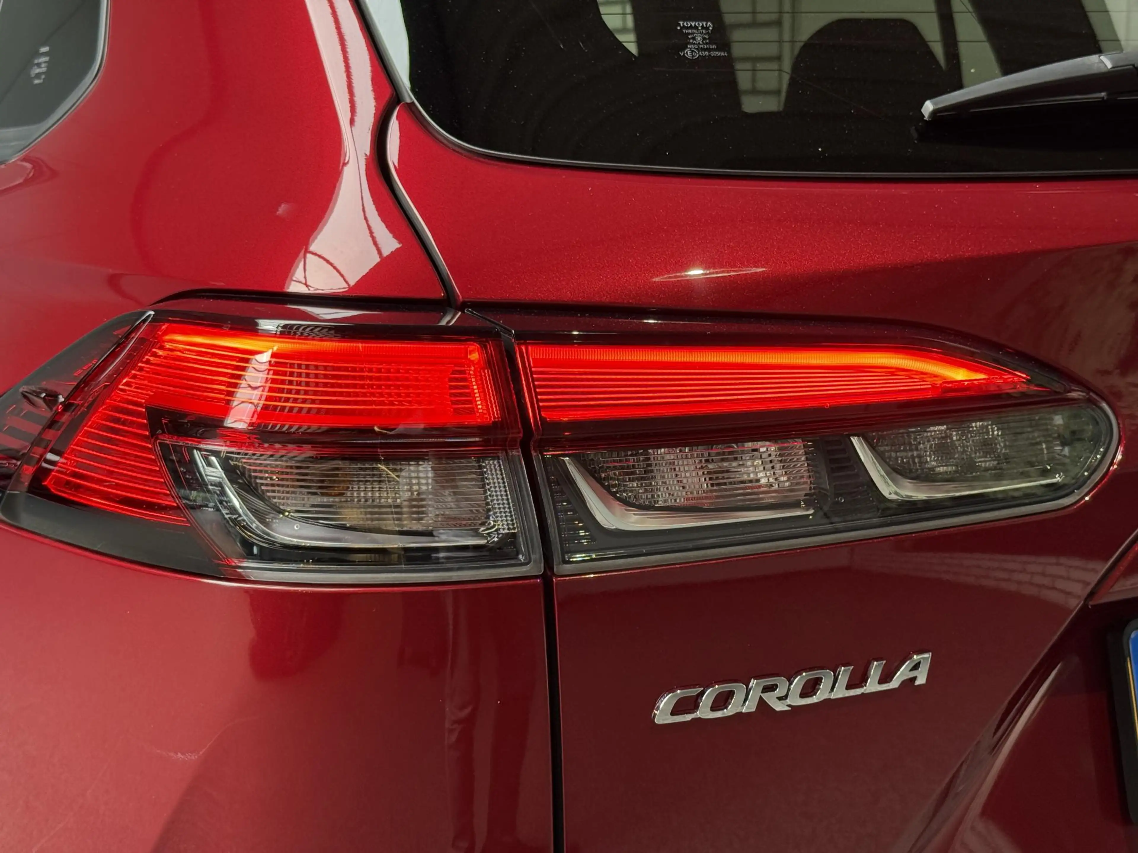Toyota Corolla Cross 2.0 High Power Hybrid Launch Edition — photo 6