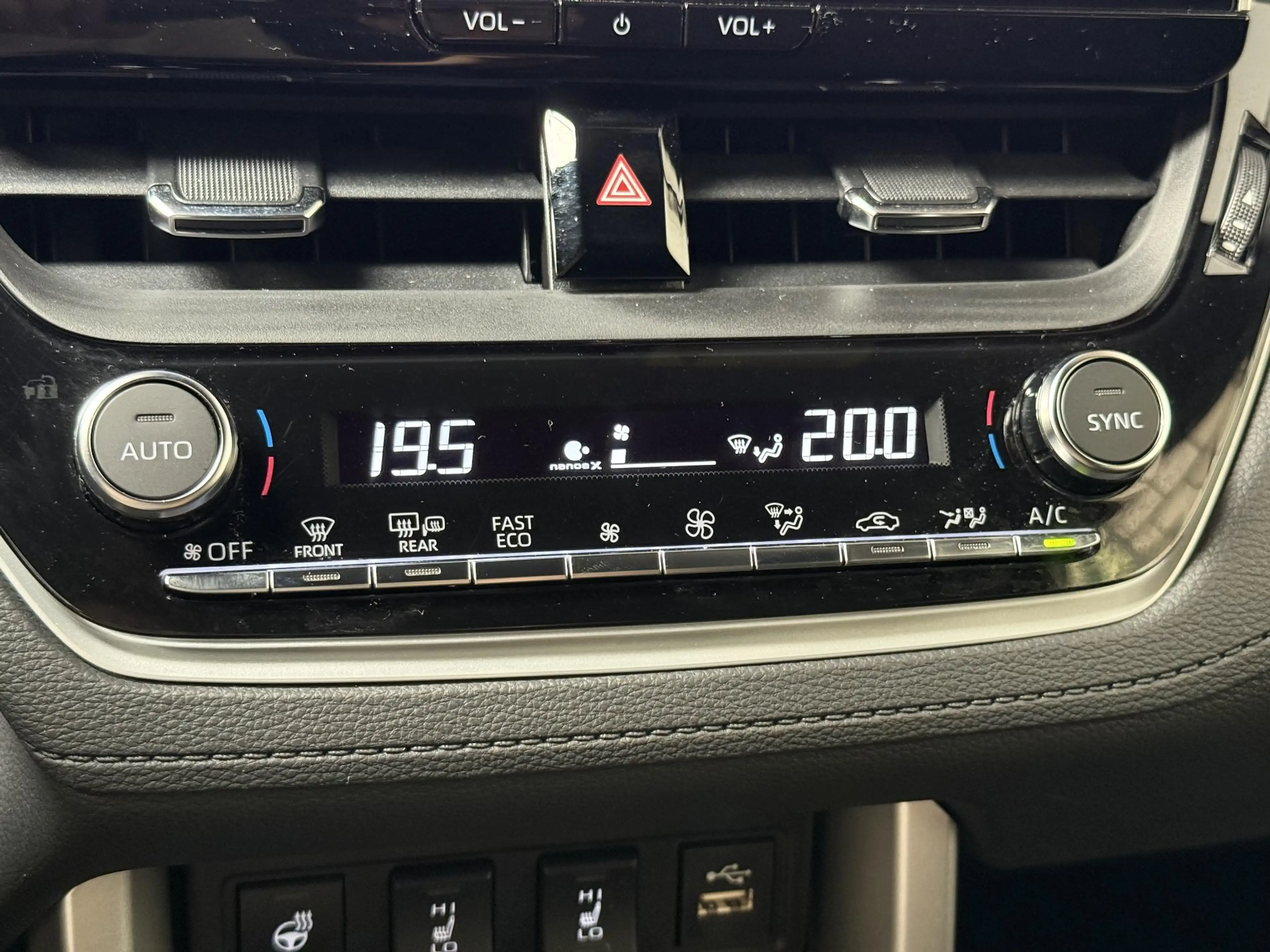 Toyota Corolla Cross 2.0 High Power Hybrid Launch Edition — photo 13