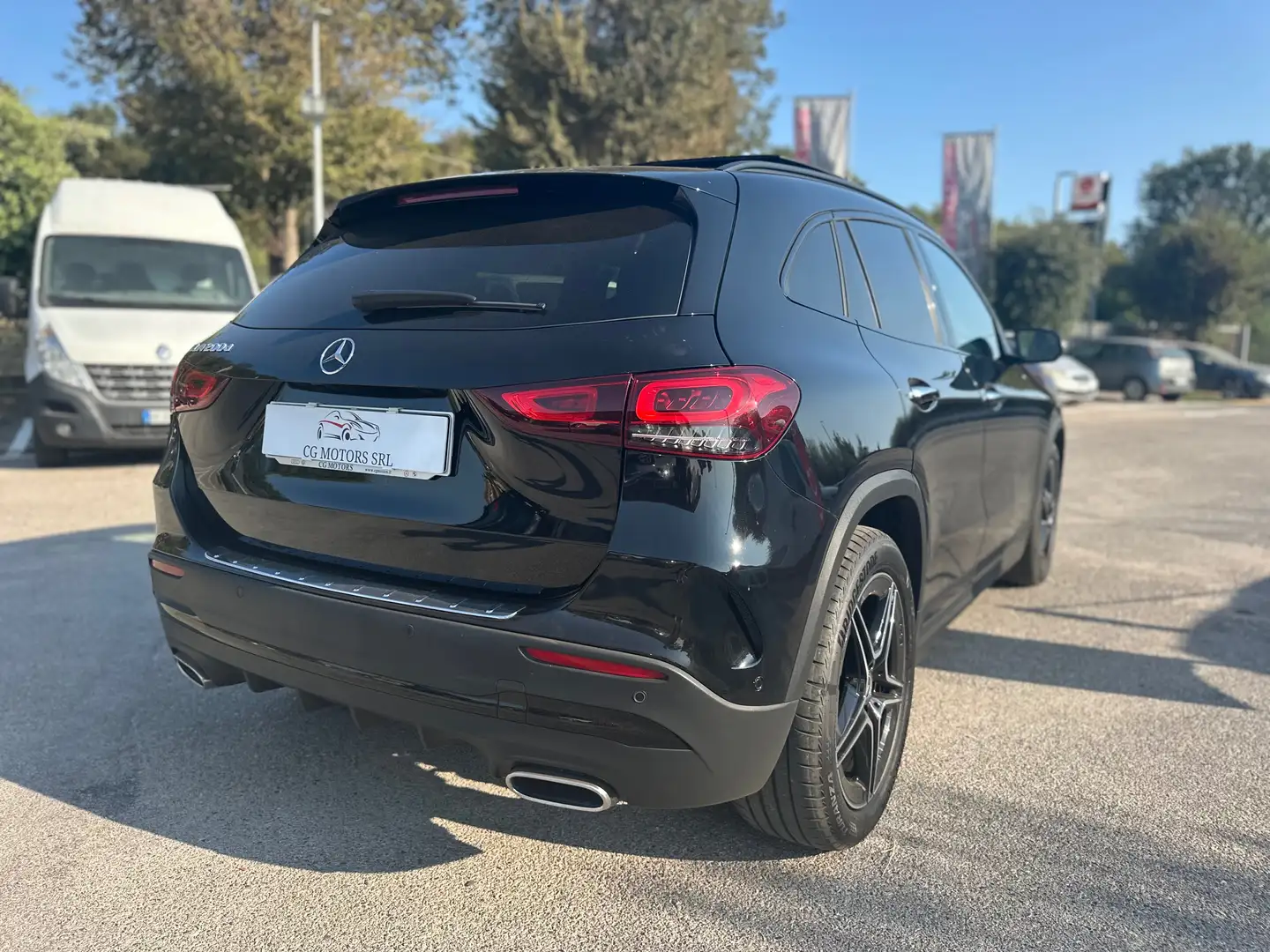 Mercedes-Benz GLA 200 d Executive auto *Promo Finanziamento* Nero - 2