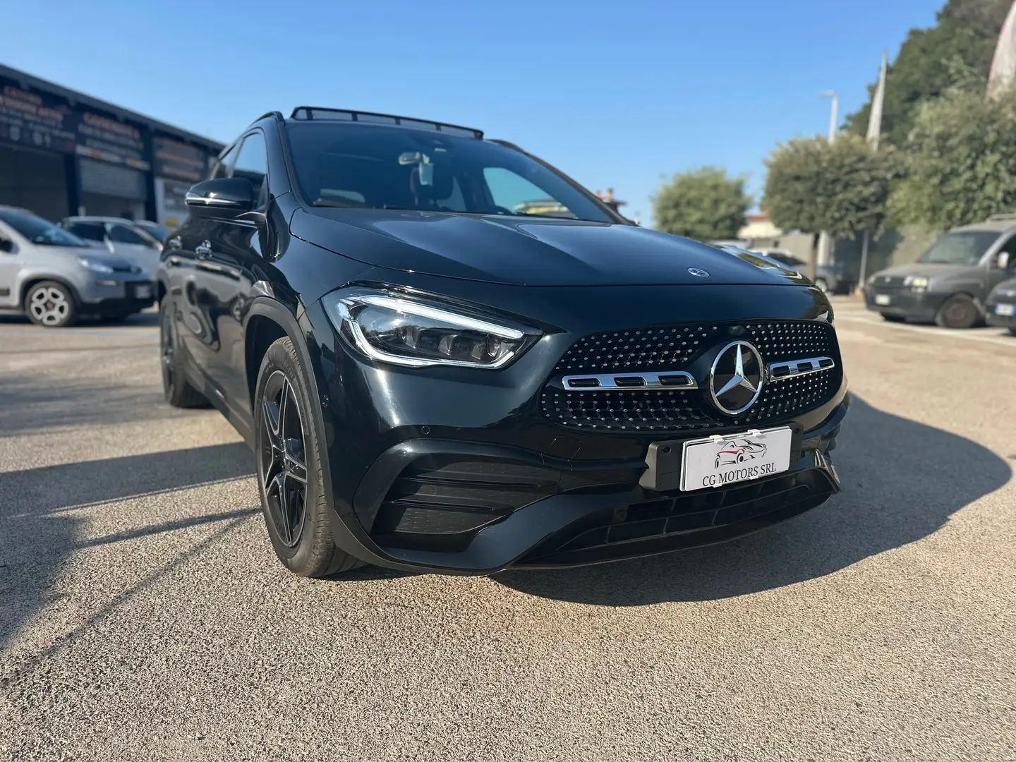 Mercedes-Benz GLA 200 d Executive auto *Promo Finanziamento* Nero - 1