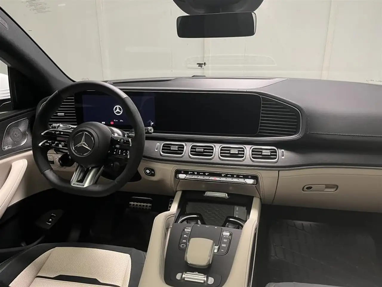 Mercedes-Benz GLE снимка Mercedes-Benz GLE