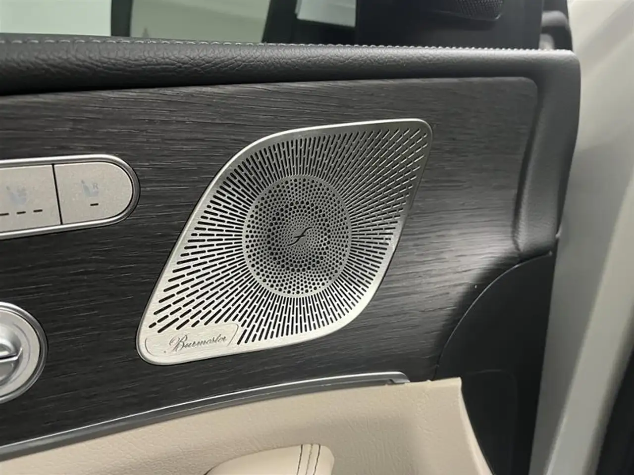 Mercedes-Benz GLE снимка Mercedes-Benz GLE