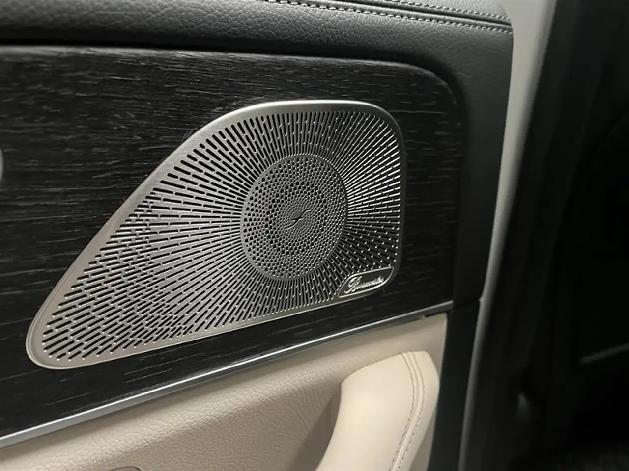 Mercedes-Benz GLE снимка Mercedes-Benz GLE