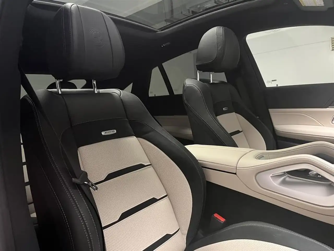 Mercedes-Benz GLE снимка Mercedes-Benz GLE