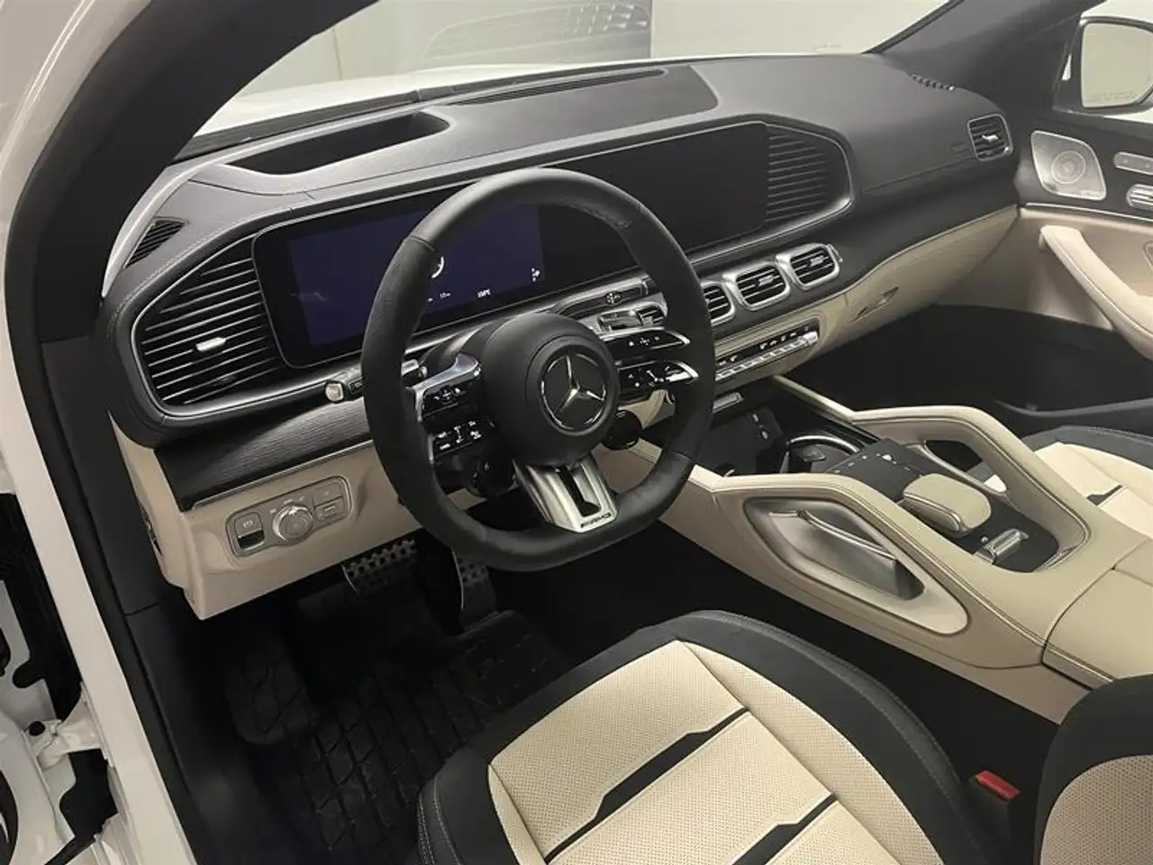 Mercedes-Benz GLE снимка Mercedes-Benz GLE