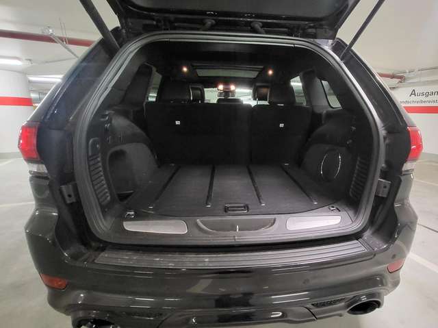 Imagine Jeep Grand Cherokee Grand Cherokee SRT Night