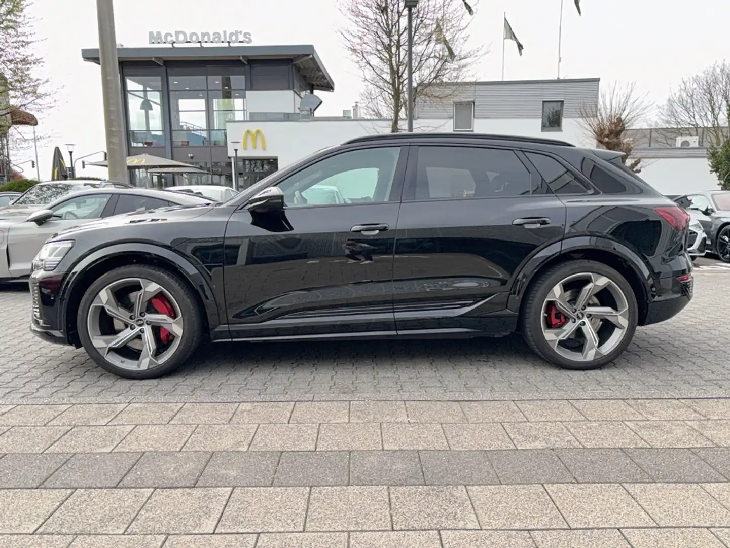 Audi SQ8 e-tron All Black/S-Sitze/Digi Matrix/Pano/138UPE/HuD/360° Schwarz - 2