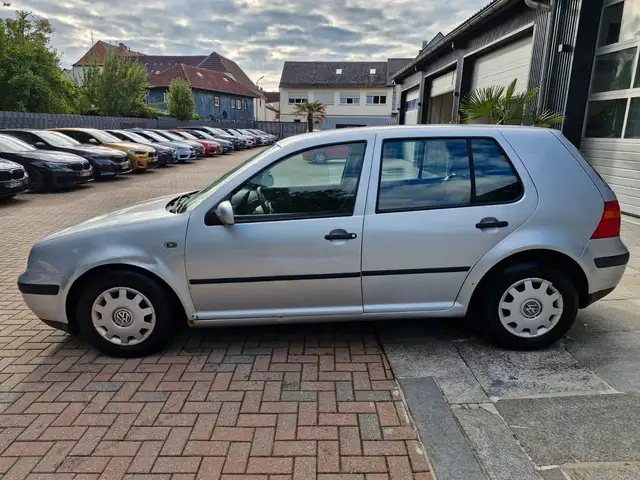 Volkswagen Golf view 8