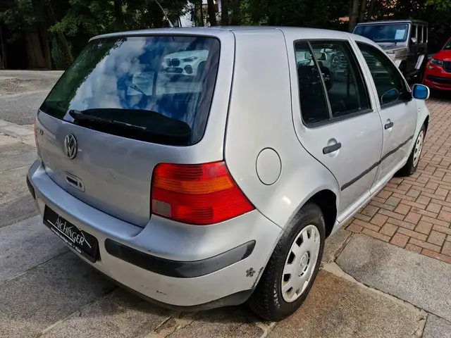 Volkswagen Golf view 5