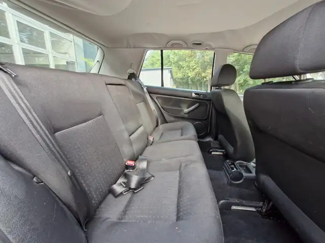 Volkswagen Golf view 13